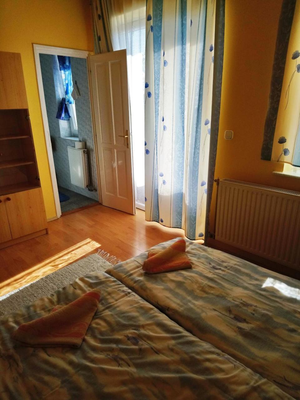 ホテルErika Vendeghaz Bük エクステリア 写真